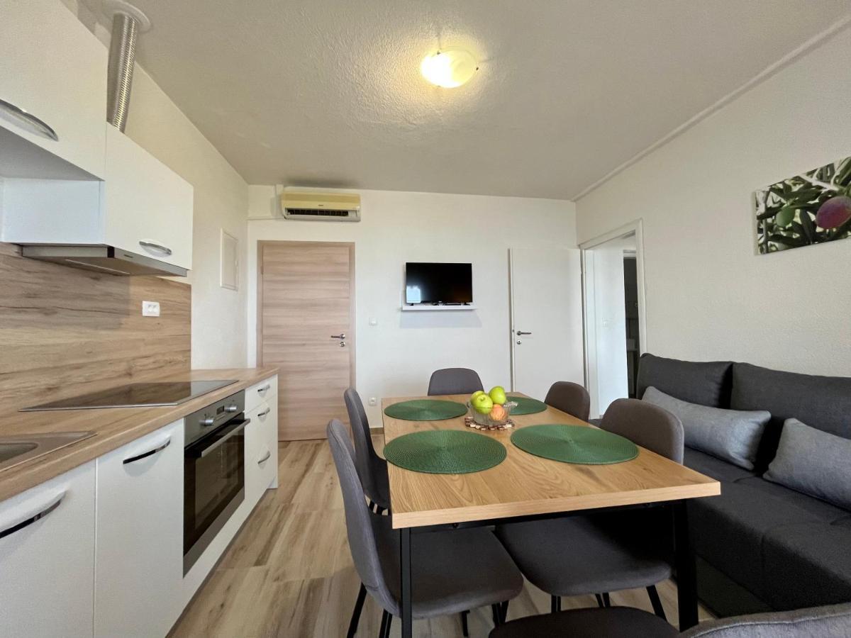 Apartmani “Kresimir” Omiš Exterior foto