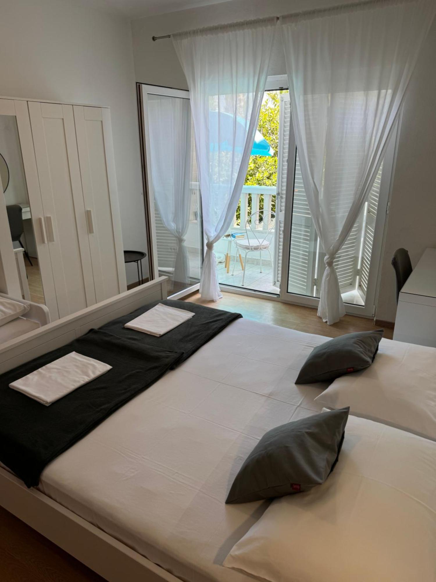 Apartmani “Kresimir” Omiš Exterior foto